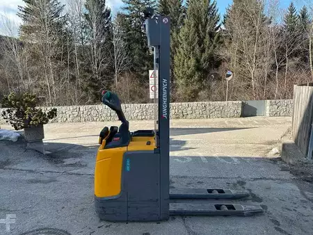 Apilador conductor incorporado 2018  Jungheinrich ERC 212 - 360ZT (2)