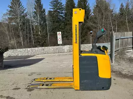 Fahrerstandstapler 2015  Jungheinrich ERC 214 - 290ZT (5)