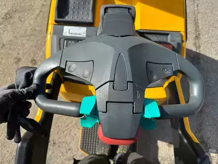 Fahrerstandstapler 2015  Jungheinrich ERC 214 - 290ZT (7)