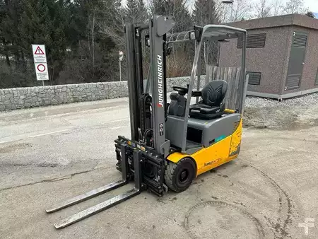 Carrelli elettrici 3 ruote 2019  Jungheinrich EFG 115 - 330ZZ (1)