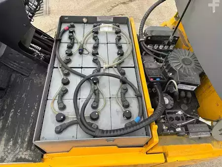 Carrelli elettrici 3 ruote 2019  Jungheinrich EFG 115 - 330ZZ (9)