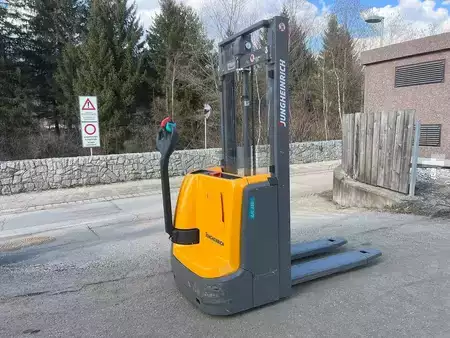 Stapelaars 2018  Jungheinrich EJC 110 - 290ZT (1)