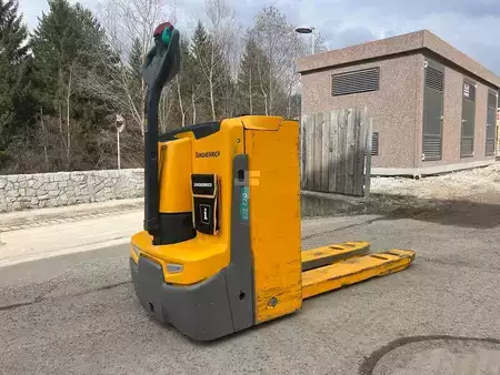 Lavansiirtovaunu 2021  Jungheinrich EJE C20 (1)