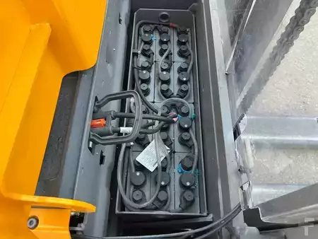 Gerbeurs à conducteur porté debout 2020  Jungheinrich ERC 212 - 320ZT (9)