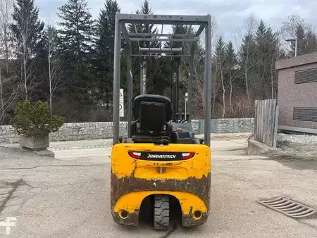 Carrelli elettrici 3 ruote 2019  Jungheinrich EFG 115 - 330ZZ (3)