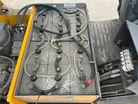 Carrelli elettrici 3 ruote 2019  Jungheinrich EFG 115 - 330ZZ (9)