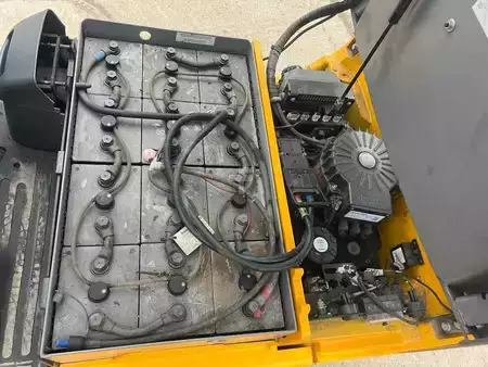 Carrelli elettrici 3 ruote 2018  Jungheinrich EFG 115 - 650DZ (9)