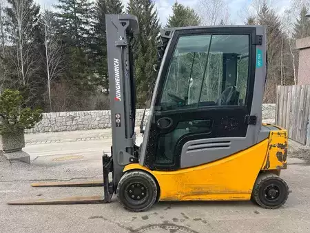 Eléctrica de 4 ruedas 2018  Jungheinrich EFG 320 - 330ZZ (2)