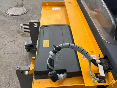 Chariots à mât rétractable 2017  Jungheinrich ETV 214 - 992DZ (8)