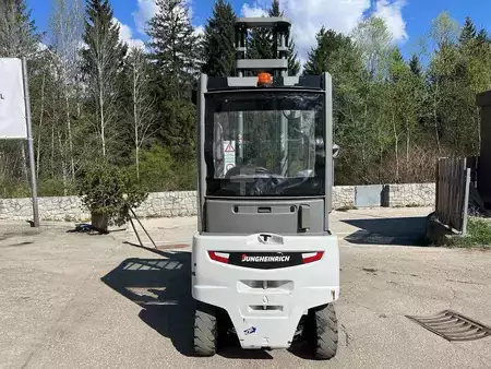 Carrelli elettrici 4 ruote 2021  Jungheinrich EFG 318k - 700DZ (3)