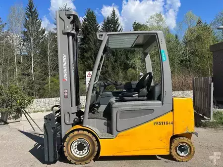 Carrelli elettrici 4 ruote 2016  Jungheinrich EFG 430 - 400ZT (2)