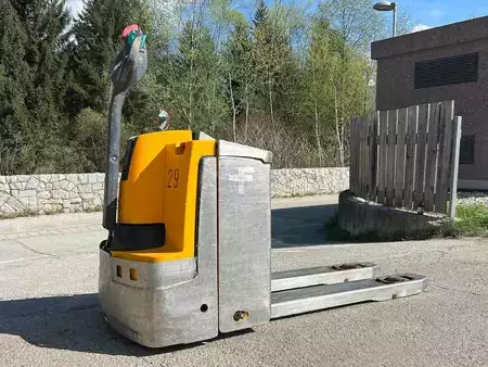 Transpaleta eléctrica 2016  Jungheinrich EJE 220 (1)