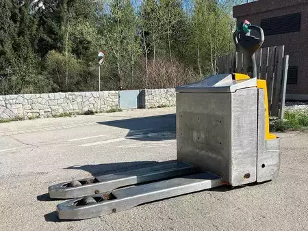 Transpaleta eléctrica 2016  Jungheinrich EJE 220 (4)