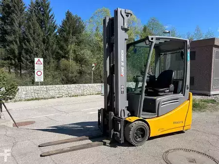 Chariots électriques à 3 roues 2018  Jungheinrich EFG 218k - 550DZ (1)