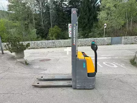 Stacker pedestre 2016  Jungheinrich EJC 110 - 320ZT (5)