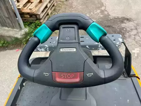 VZV s plošinou pro řidiče 2017  Jungheinrich ECE 225 - 2400mm (7)