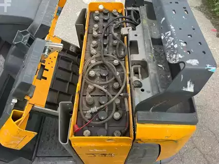 VZV s plošinou pro řidiče 2017  Jungheinrich ECE 225 - 2400mm (9)