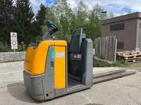 Wózki z platformą operatora 2018  Jungheinrich ECE 225 - 2400mm (1)