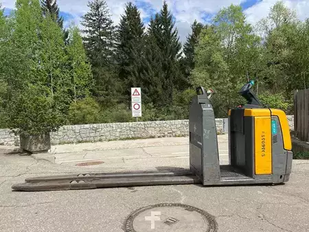 Wózki z platformą operatora 2018  Jungheinrich ECE 225 - 2400mm (5)