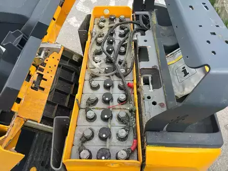 Wózki z platformą operatora 2019  Jungheinrich ECE 225HP - 2400mm (9)