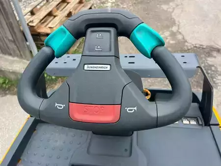 Wózki z platformą operatora 2019  Jungheinrich ECE 225HP - 2400mm (7)
