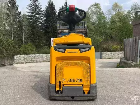 VZV s plošinou pro řidiče 2018  Jungheinrich ERD 220 - 201ZT (3)