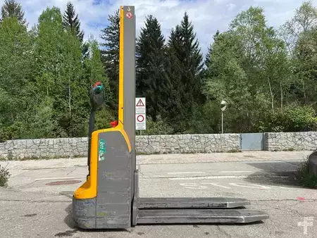 Ruční vysokozdvižný vozík 2018  Jungheinrich EMC 110 - 154E (2)