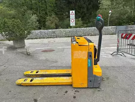 Porta-paletes elétrico 2019  Jungheinrich EJE C20 (5)