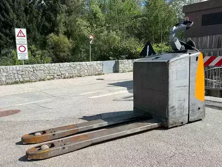 Stapelaars met staplatform 2019  Still EXU SF 20 (4)