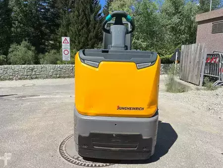 VZV s plošinou pro řidiče 2023  Jungheinrich ECE 225 HP (3)