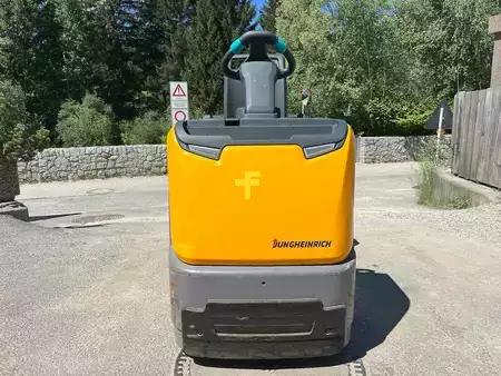 VZV s plošinou pro řidiče 2023  Jungheinrich ECE 225 HP (3)