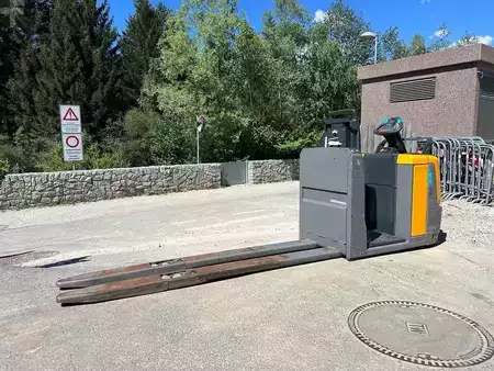 VZV s plošinou pro řidiče 2017  Jungheinrich ECE 225 HP - 2400mm (4)