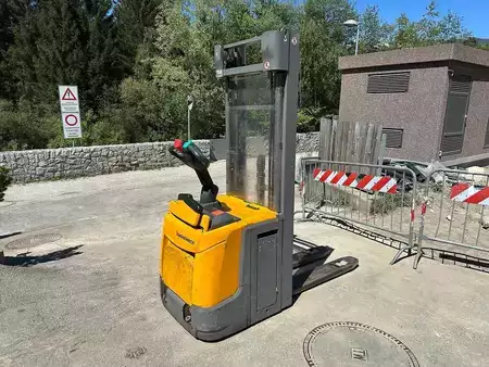 VZV s plošinou pro řidiče 2018  Jungheinrich ERC 214z - 535DZ (1)