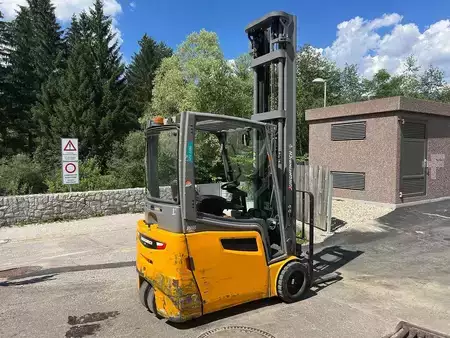Carrelli elettrici 3 ruote 2018  Jungheinrich EFG 218k - 800DZ (4)