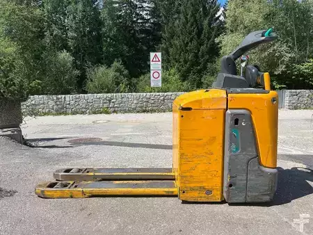Stoccatori uomo a piedi 2017  Jungheinrich ERE 120 (5)