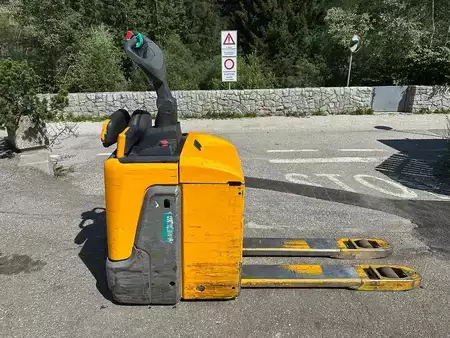 Stoccatori uomo a piedi 2019  Jungheinrich ERE 120 (2)