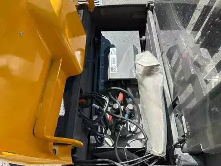 Stacker de condutor em pé 2019  Jungheinrich ERC 212 - 430DZ (9)