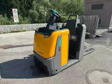 VZV s plošinou pro řidiče 2021  Jungheinrich ECE 220 (1)