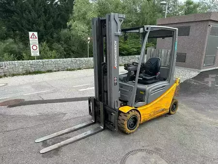 Carrelli elettrici 4 ruote 2019  Jungheinrich EFG 320 - 470DZ (1)
