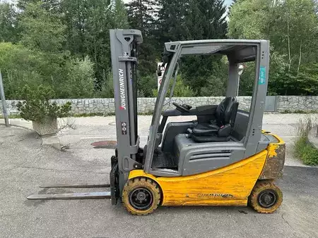 Carrelli elettrici 4 ruote 2019  Jungheinrich EFG 320 - 470DZ (2)