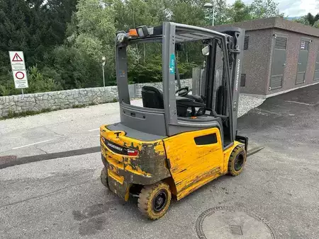 Carrelli elettrici 4 ruote 2019  Jungheinrich EFG 320 - 470DZ (4)