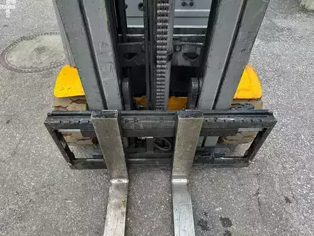 Carrelli elettrici 4 ruote 2019  Jungheinrich EFG 320 - 470DZ (6)