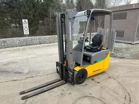 Carrelli elettrici 3 ruote 2019  Jungheinrich EFG 113 - 310ZT (1)