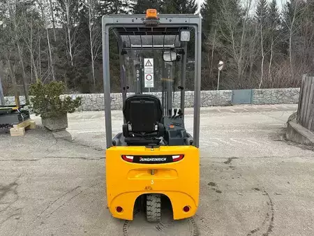 Carrelli elettrici 3 ruote 2019  Jungheinrich EFG 113 - 310ZT (3)
