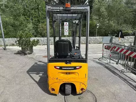 Carrelli elettrici 3 ruote 2020  Jungheinrich EFG 113 - 330ZZ (3)