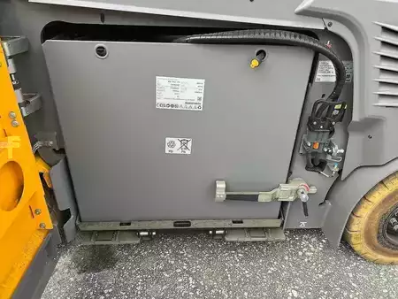 Carrelli elettrici 4 ruote 2024  Jungheinrich EFG 430 - 470DZ (9)