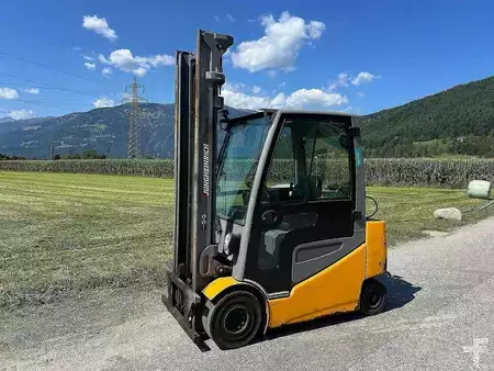 Carrelli elettrici 4 ruote 2017  Jungheinrich EFG 425 - 430ZT (1)