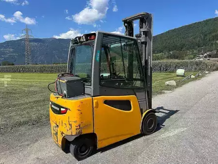 Carrelli elettrici 4 ruote 2017  Jungheinrich EFG 425 - 430ZT (4)