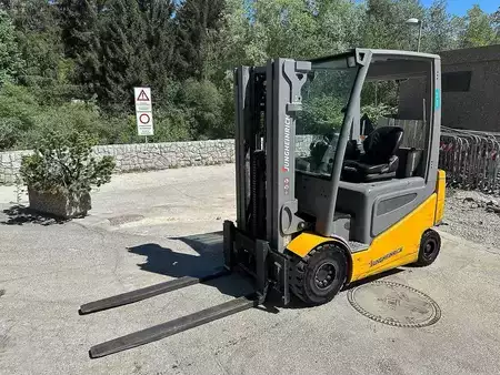Carrelli elettrici 4 ruote 2020  Jungheinrich EFG 425k - 440DZ (1)