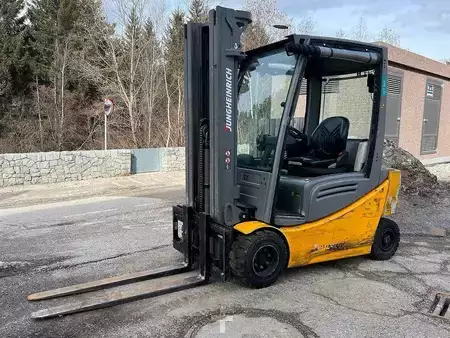 Carrelli elettrici 4 ruote 2020  Jungheinrich EFG 320 - 464DZ (1)